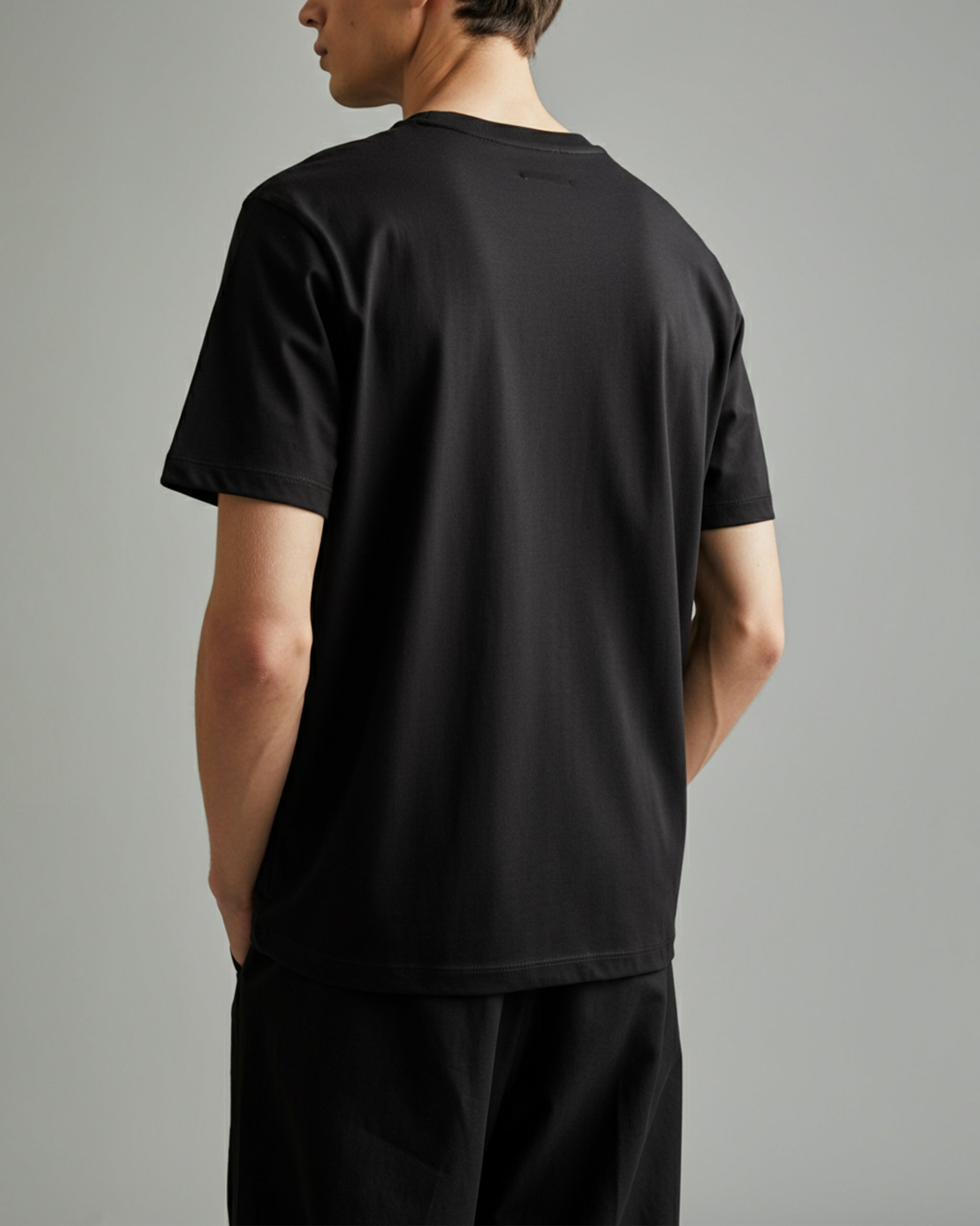 EVERYDAY BLACK T-SHIRT